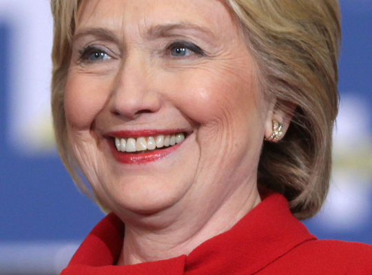 Doctor Diagnoses Hillary Clinton With Pneumonia