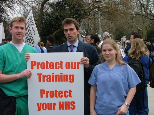 Junior Doctors in England Suspend 5 Day Strikes
