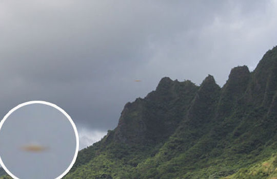 Picture Of UFO above Hawaii Mountain taken By Skeptic