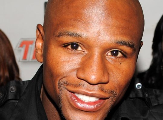 Floyd Mayweather Books MGM Grand For Bug Fight