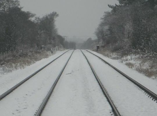UK Commuters Urged To Get Home By 6pm Over Heavy Snow Fears