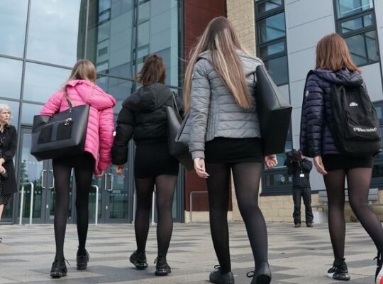 Mixed Messages Sent To Scottish Pupils Over Face Coverings