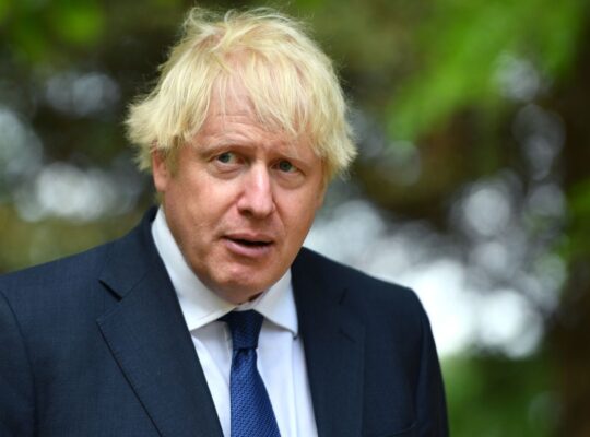 Boris Johnson Uses Questionable Rising Hospital Rates To Promote Jabs For New Year