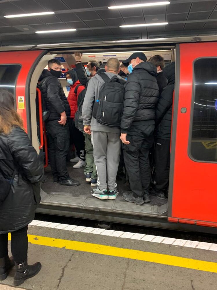 Central Line So Overpacked That Social Distancing Is Impossible