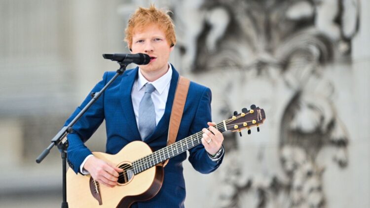 Ed Sheeran Thrills Crowds At Impromptu Gigg In Ipswich