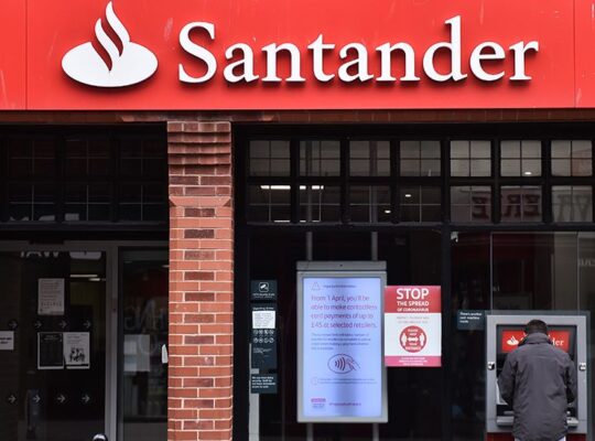 Satander Fined £108K Over Serious Money Laundering Failings