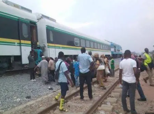 Nigerian Kidnappers Armed With Assault Rifles Abduct 32 People From Railway Station