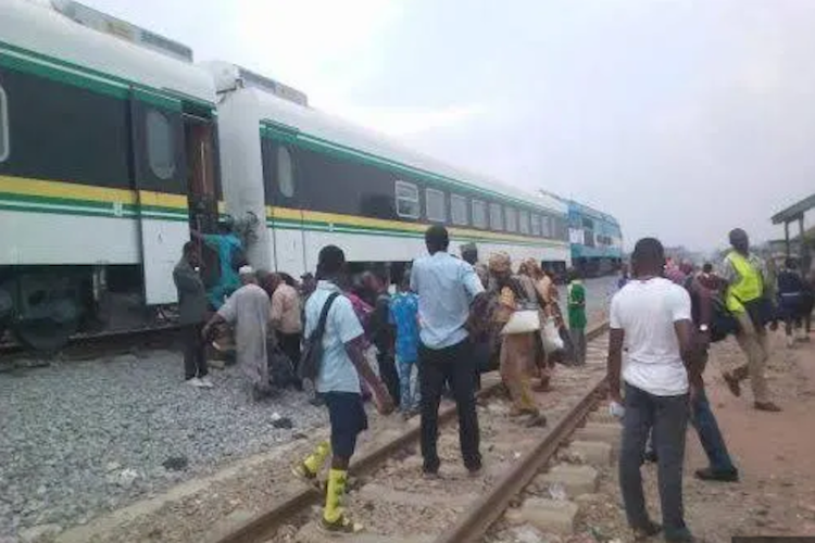 Nigerian Kidnappers Armed With Assault Rifles Abduct 32 People From Railway Station