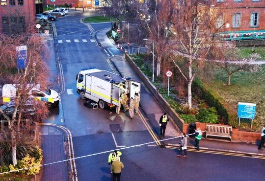 Counter Terrorism Police Swamp Leeds Hospital And Arrest 27 Year Old Over Suspicious Package