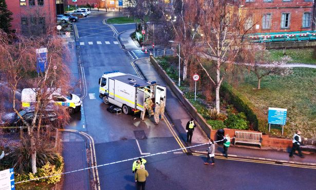 Counter Terrorism Police Swamp Leeds Hospital And Arrest 27 Year Old Over Suspicious Package