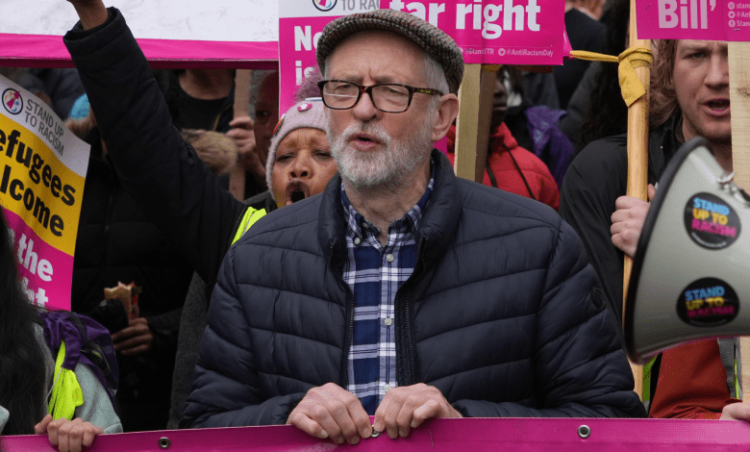 Jeremy Corbyn Expresses Support For Gary Lineka Against Government’s Immigration Bill