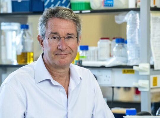 Cambridge University Professor Develops New Needle Free Vaccine To Protect Against COVID-19