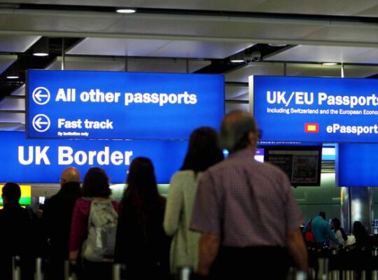 The Advantages And Disadvantages Of Reducing Net Immigration In Uk