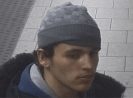 Cops Seek Suspect After Off Duty Police Officer Left With Broken Wrist After Violent Robbery At Charing Cross