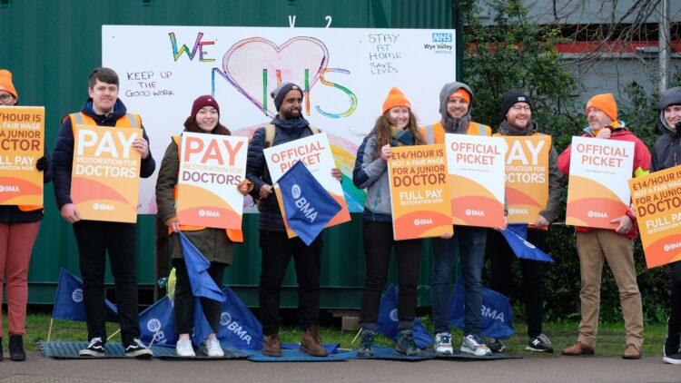 Thousands Of Junior Doctors  In UK Strike Over Pay In Fifth Walkout