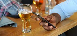 Smaertphone Apps Could Be Used To Tackle Binge Drinking