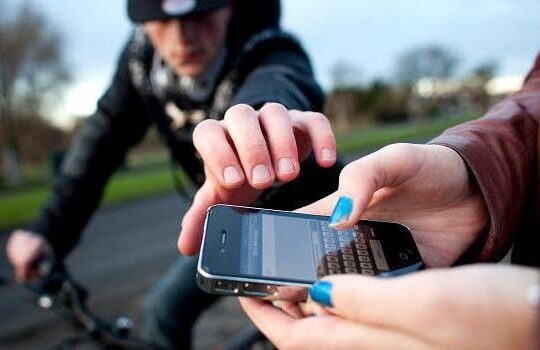 Nearly Two Fifths Of Robberies In London Were For Mobile Phones