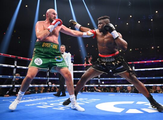 Tyson Fury Humiliated Following Controversial Victory Against UFC Champion Who Showed Class