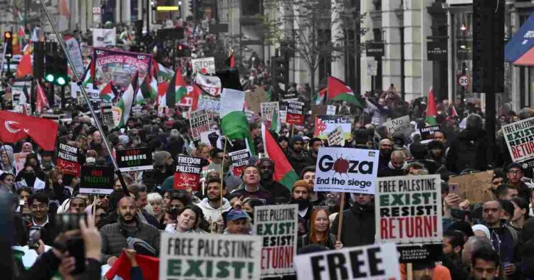 Palestinian Protests In central London Leads To Six Charges