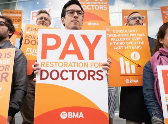 Family Doctors  In England Vote To Reject Government Contract