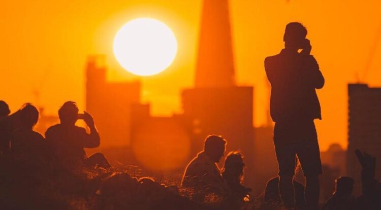 Londoners Gear Up For Hotter Days Of Higher Than 30 Degrees