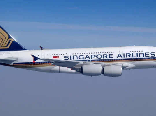 Singapore Airlines Offers £10,000 Compensation Following Turbulence
