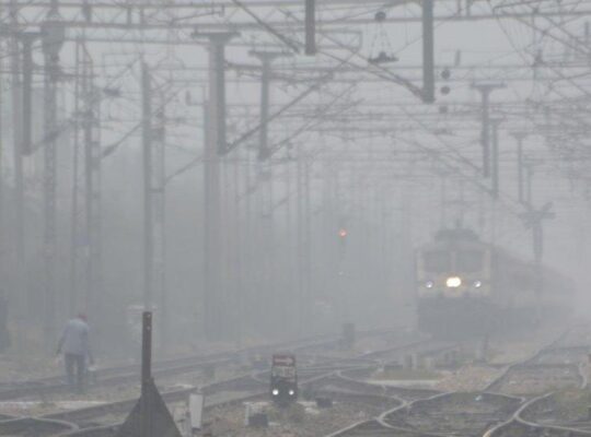 Blinding Fog and Bitter Cold as Northern India Battles Severe Winter Storms, Travel Chaos