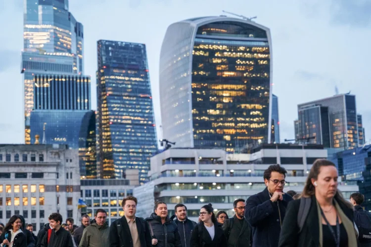 UK Jobless Rate Climbs to 5.2% as Wage Growth Slows