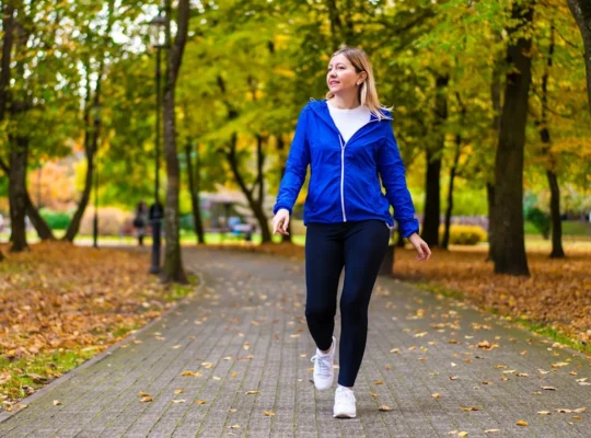 How A 10-Minute Walk After Dinner Can Really Beat Fasted Cardio for Fat Loss