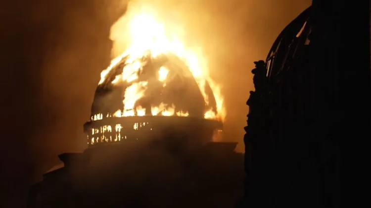 Glasgow Central Blaze Shuts Scotland’s Busiest Station Triggering Widespread Rail Chaos