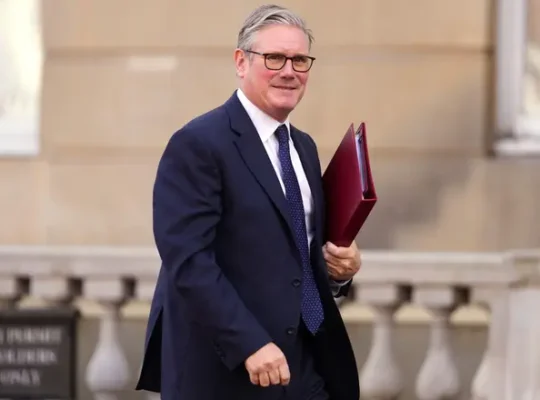 Starmer Warns Green Surge Could Undermine Workers’ Rights Gains