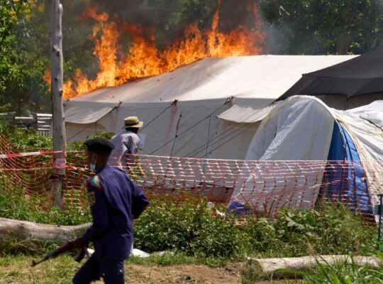 Congo Mob Burns Ebola Center as Fear and Anger Deepen