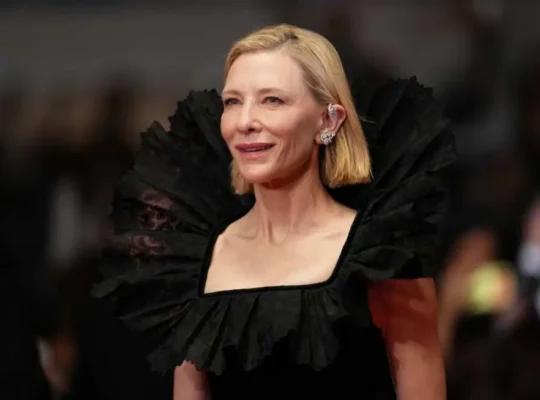 Streisand to Miss Cannes Honour After Injury