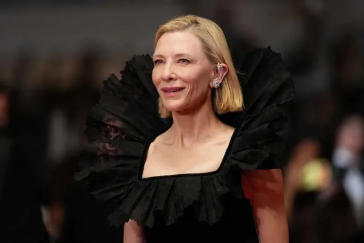 Streisand to Miss Cannes Honour After Injury