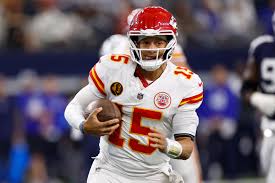 Mahomes Returns to Chiefs Workouts After Knee Surgery