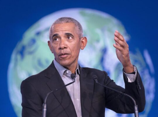 Barack Obama ro return to UK with series of live interviews