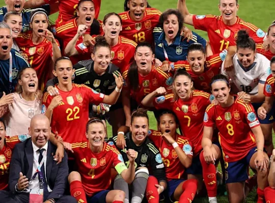 Spanish Football Fans Flood London Streets After World Cup Triumph
