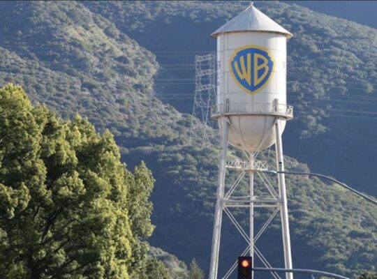 Judge Pauses Paramount-Warner Merger Fight