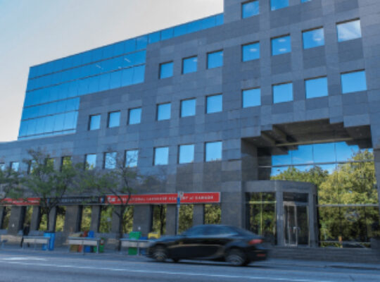 Major Canadian  private English Language school shuts down after bankruptcy as international student numbers plunge