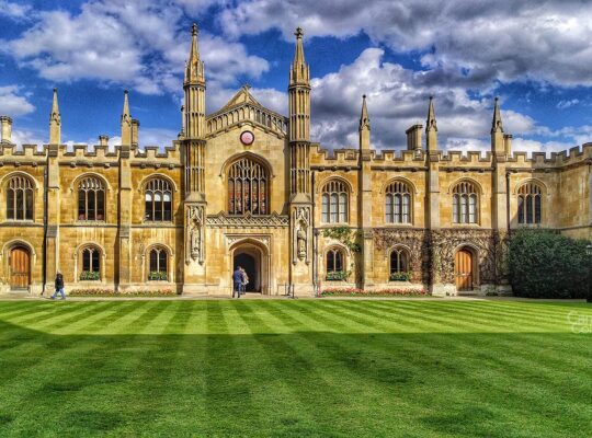Cambridge University study  expose Women scientists erased from GCSE science