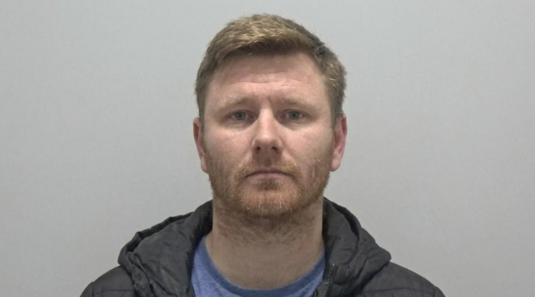 Rise in  police abuse of position  for sexual purposes and corruption after child misconduct sentence for officer