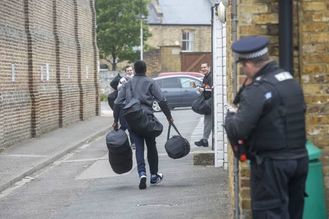 Hundreds released as new early prison release regie begins amid overcrowding