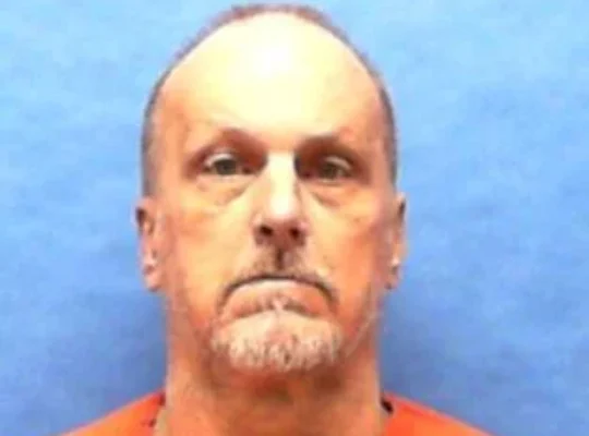 US KIller who intentinally murdered xell mate to death smiles before death penalty execution