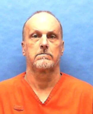 US KIller who intentinally murdered xell mate to death smiles before death penalty execution